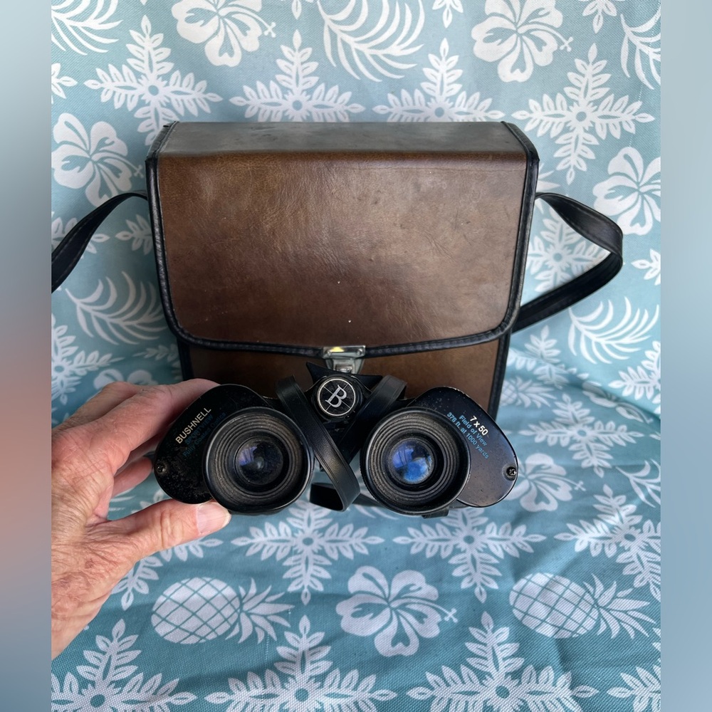 Vintage Bushnell 7x 50 binoculars and case with strap. - Picture 3 of 4